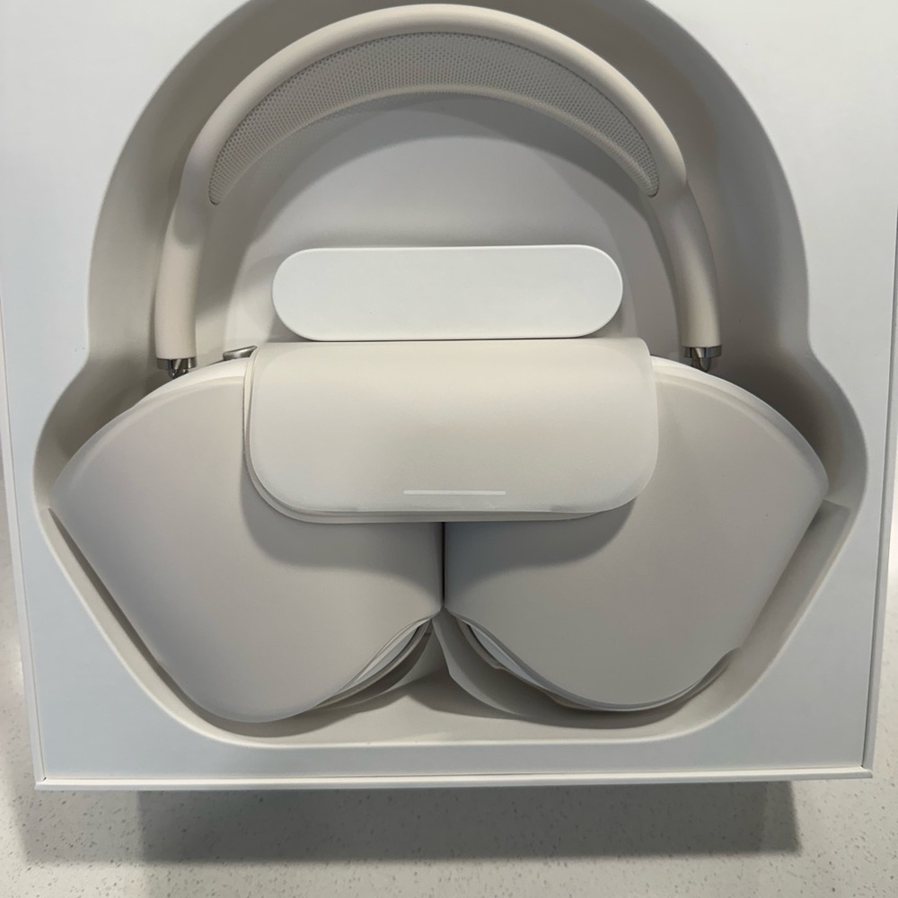 Apple Over-Ear Headphones - tan